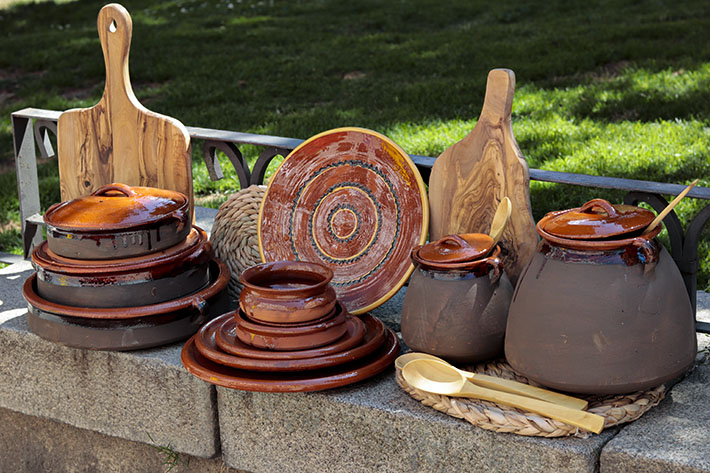 Platos y ollas de barro hotsell