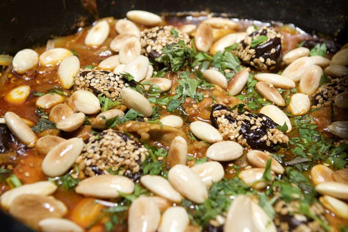 Desde Marruecos, tajine de pollo con ciruelas